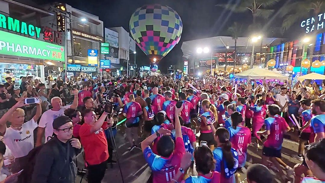 นักวิ่งกว่า1.5พันคน ร่วมวิ่งที่สมุย‘นีออนรัน 2025’กระตุ้นท่องเที่ยว