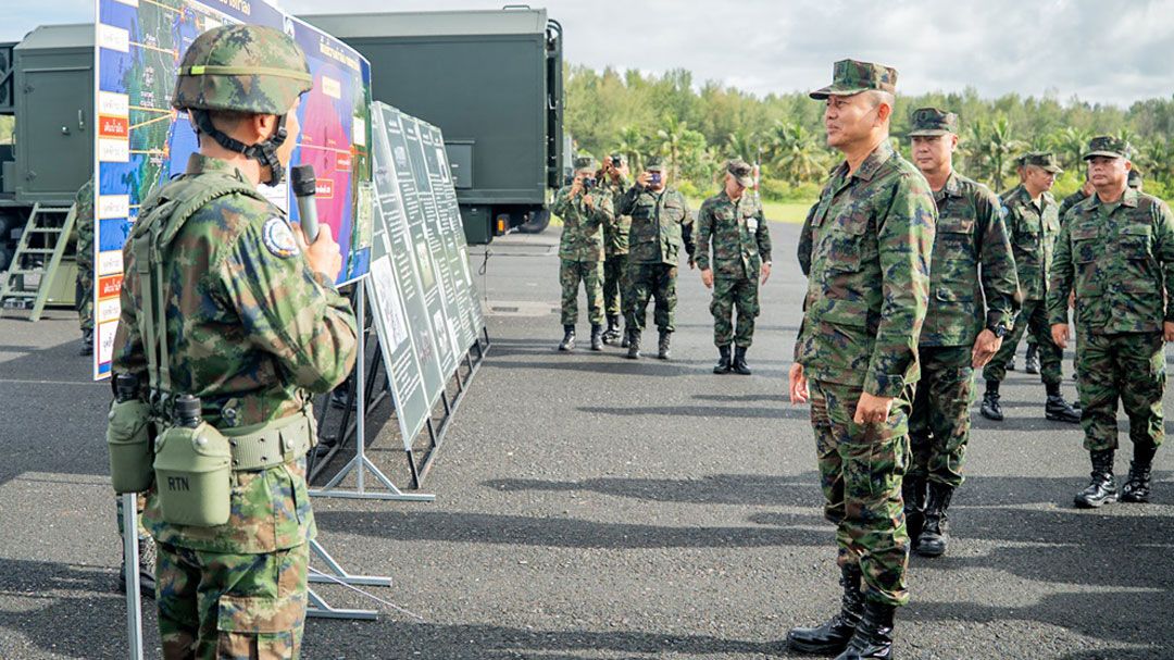 'ผบ.ทร.'ตรวจเยี่ยมการฝึกยิงอาวุธทางยุทธวิธีหน่วยบัญชาการต่อสู้อากาศยานและรักษาฝั่ง