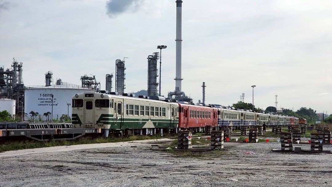 ขบวนรถไฟดีเซลราง KIHA 40 และ 48 จำนวน 20 คัน ถูกนำกลับมายังโรงงานมักกะสันแล้ว