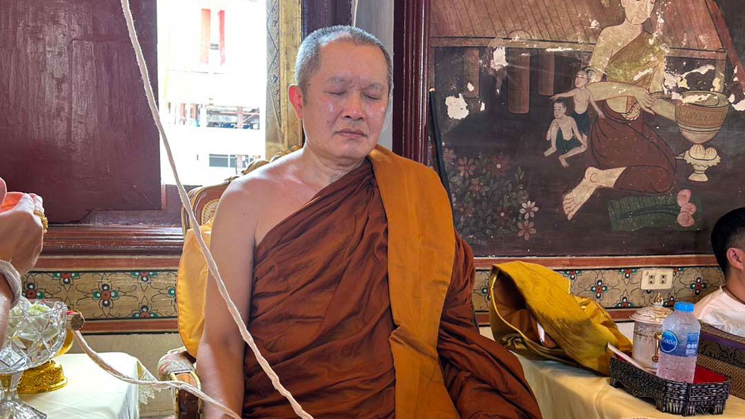 เหรียญเสมารุ่น'อุปถัมภ์มยกฐานะ'สองหน้า พระอาจารย์นก ฐิตธมฺโม วัดเขาพังเหย ปัจจัยบูรณะยกวิหาร ที่มีอายุเก่าแก่กว่า 200 ปี วัดดวงแข