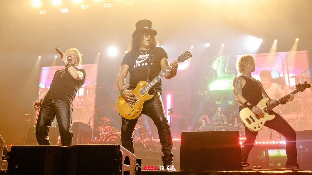 ชาวร็อกรวมตัวแน่นธันเดอร์โดม ต้อนรับตัวพ่อ ‘กันส์ แอนด์ โรสเซส’