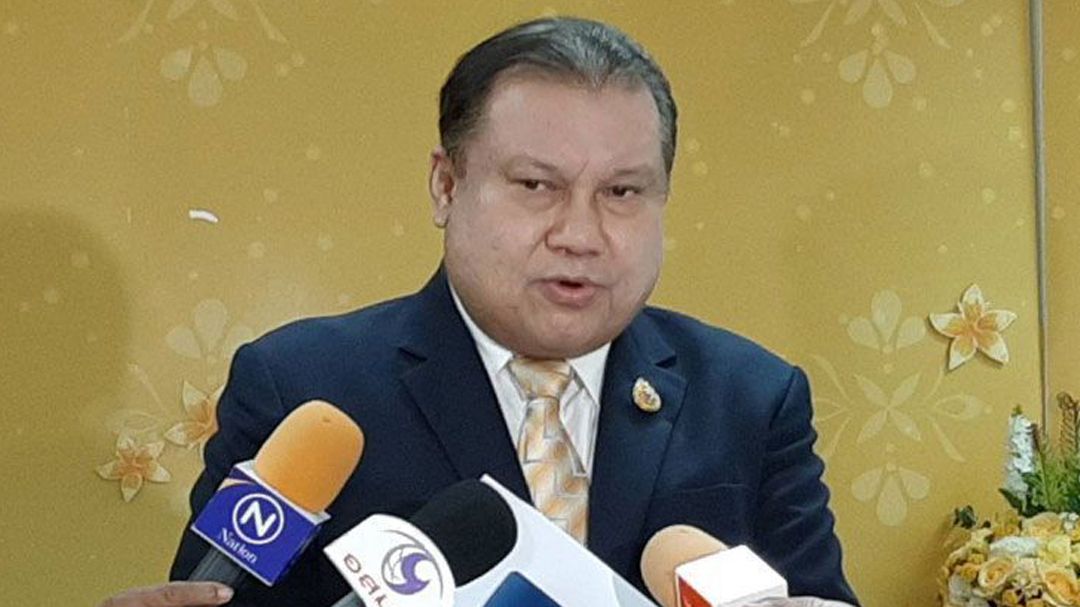 ‘สนธิญา’ยื่น‘กกต.’สอบ‘เพื่อไทย’ เลื่อนแจก‘เงินหมื่น’ส่อขัดรธน.หรือไม่
