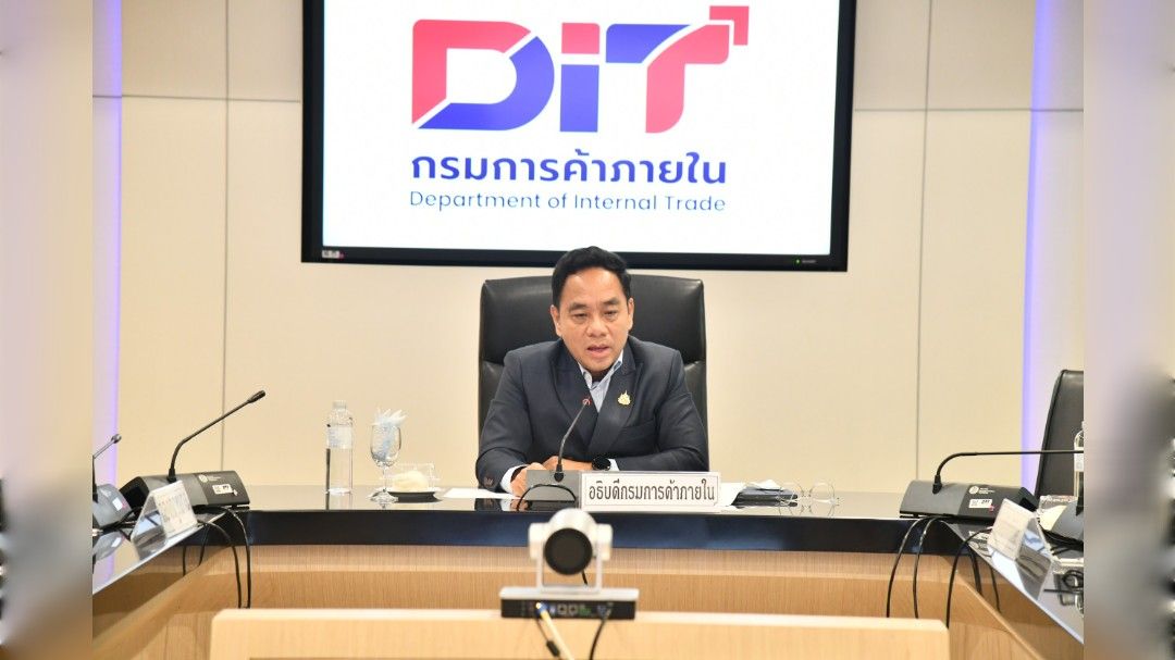 กรมการค้าภายใน ยืนราคารับซื้อปาล์มน้ำมัน 5 บาทต่อกิโลกรัม กำชับโรงงานสกัดรับซื้ออย่างต่อเนื่อง พร้อมขอความร่วมมือห้างค้าปลีกจำหน่ายน้ำมันปาล์มบรรจุขวดไม่เกินลิตรละ 50 บาท