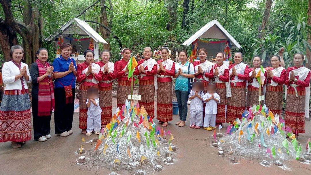 สืบสานประเพณีโบราณ ‘เลี้ยงเจ้าปู่ตา-เซิ้งบั้งไฟ’ จุดขึ้นฟ้าเสี่ยงทายขอฝน