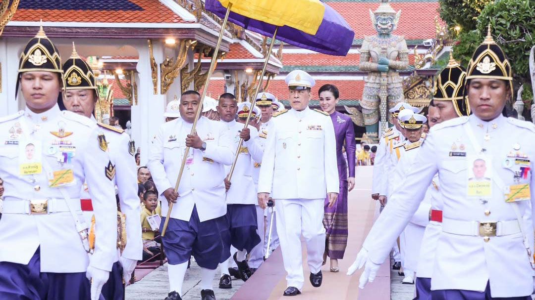 'ในหลวง-พระราชินี'เสด็จฯทรงประกอบพิธีมังคลาภิเษกเหรียญพระบรมรูปพระบาทสมเด็จพระเจ้าอยู่หัว