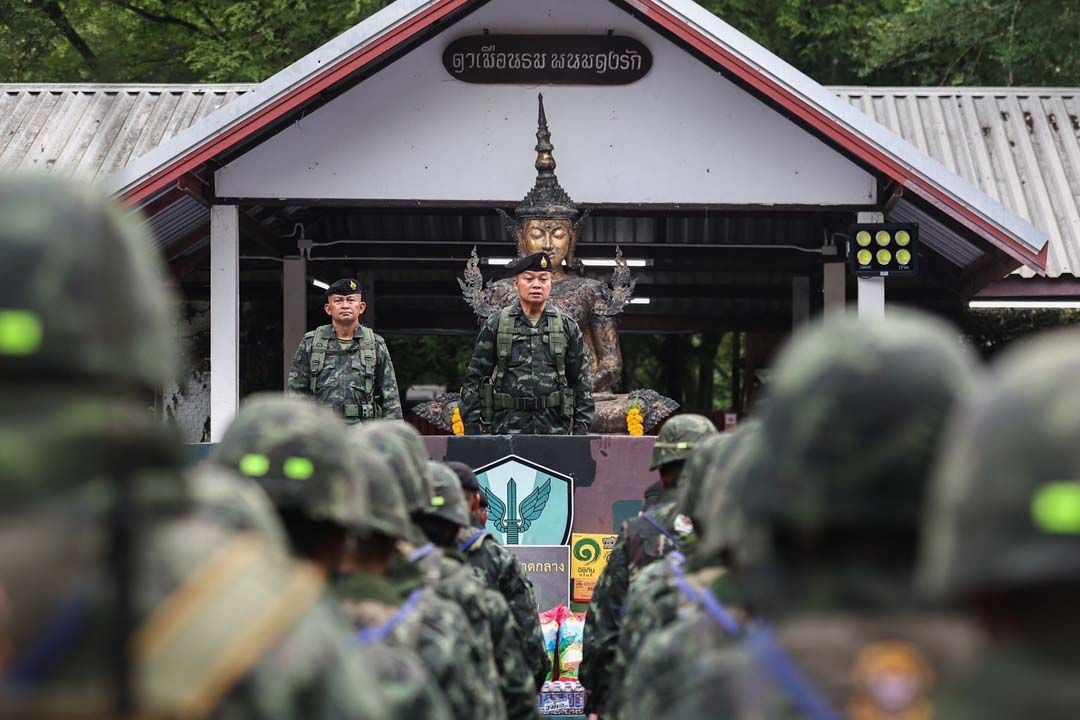 แม่ทัพ2ลั่น‘ตาเมือนธม’ของไทย  ทหารถอยไม่ได้  กำชับกำลังพลอย่าประมาท  พร้อมจะเกิดอะไรได้ตลอด