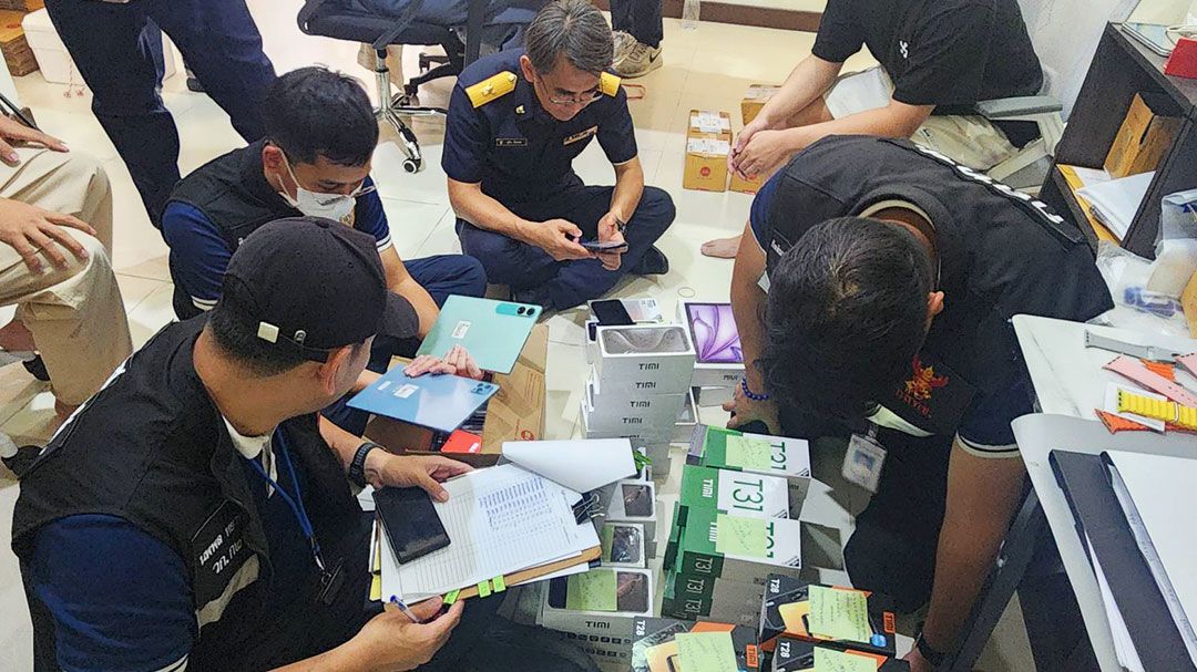 ลุยจับมือถือเถื่อน!! กว่า หมื่นเครื่อง ไม่ตรงปก รับ 5G ไม่ได้ตามโฆษณา