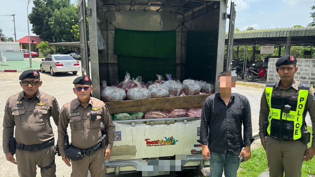 ตร.ทล.ดักจับ รถขนหมูเถื่อน ของกลาง1ตัน ย่านปทุมธานี
