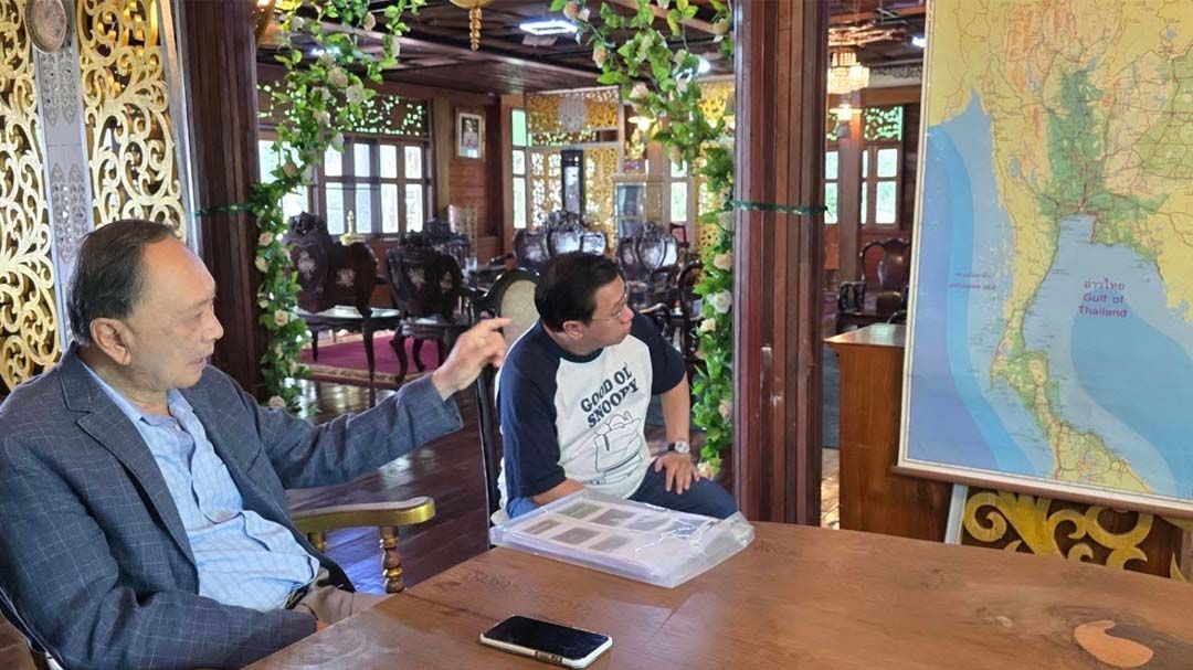 ‘จักรภพ’เข้าเยี่ยม‘ปลอดประสพ’ถึงบ้านพัก แลกเปลี่ยนความรู้จัดการน้ำในไทย