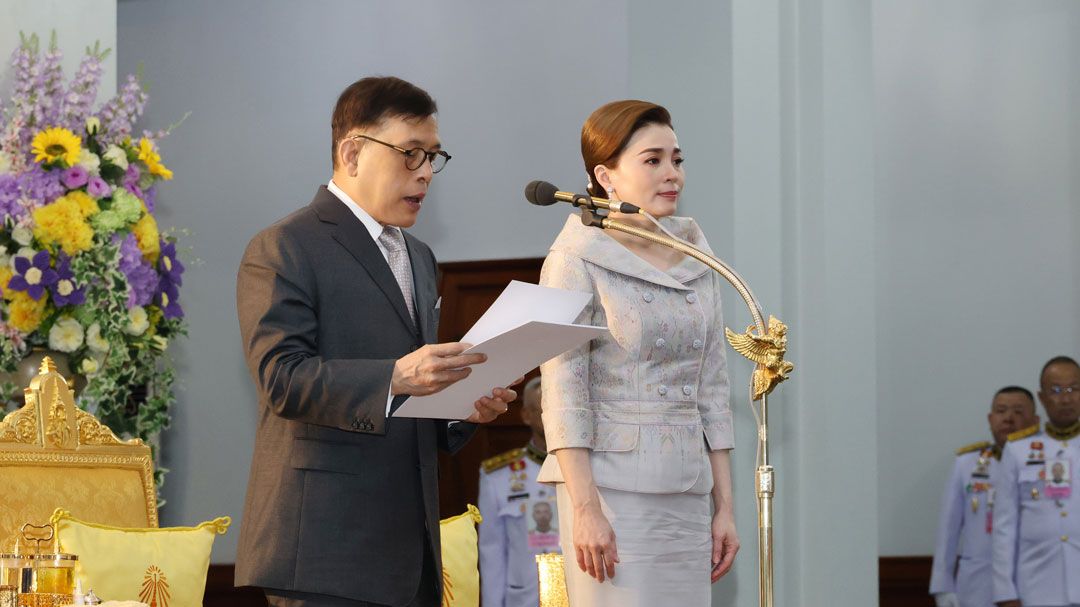 ‘ในหลวง-พระราชินี‘ พระราชทานพระบรมราชวโรกาส ให้คณะเอกอัครราชทูต-คณะบุคคล เฝ้าฯ
