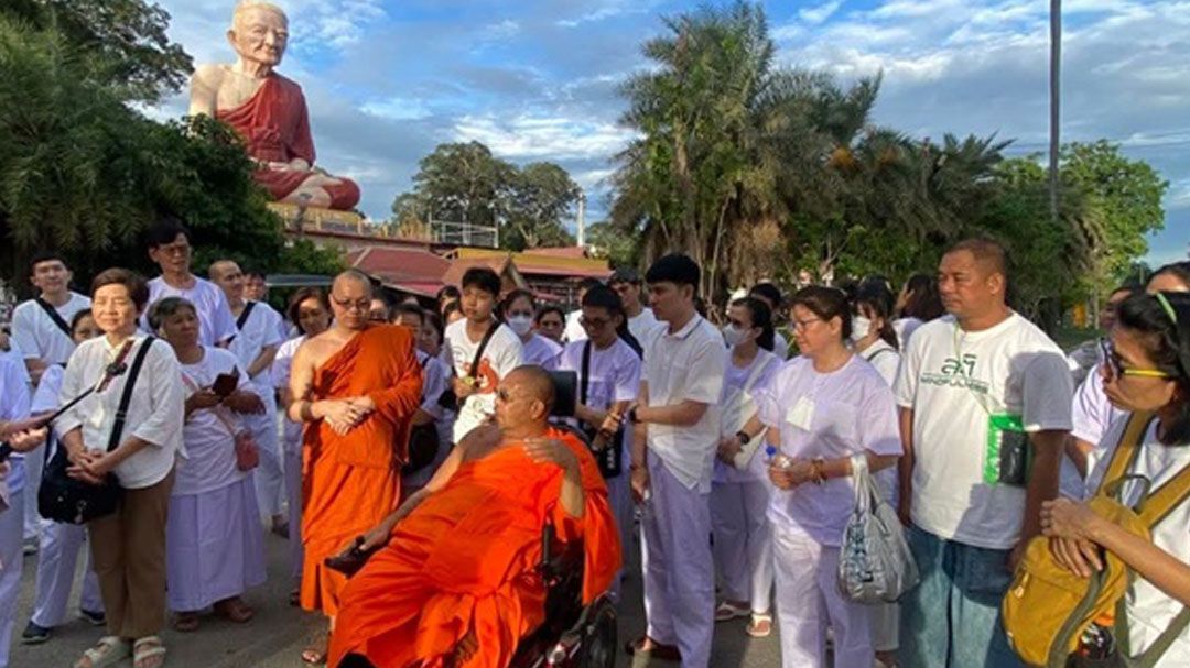 'หลวงพ่อจิ๊'วัดธรรมิกาวาสนำศรัทธาญาติโยมสร้างเจดีย์-หล่อพระ-ปฏิบัติธรรมในพิธีอัญเชิญพระบรมสารีริกธาตุ