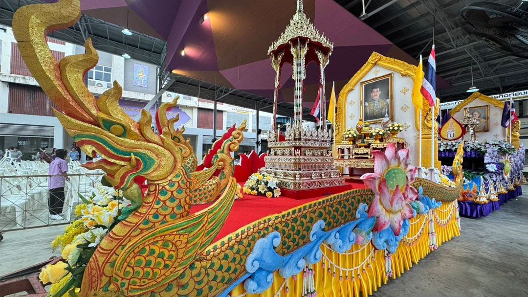 อาชีวะอุบลฯอวดโฉมขบวนรถบุษบก'สุขาวดี แห่งธรรม'เตรียมอัญเชิญเทียนหลวง ผ้าอาบน้ำฝนพระราชทาน