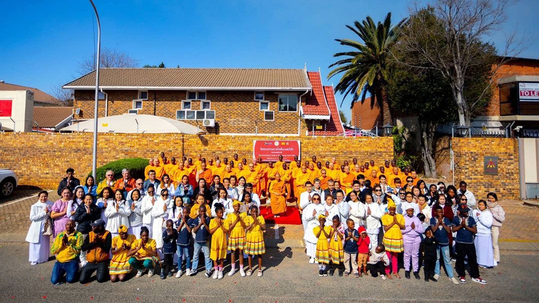 ชาวพุทธในต่างแดนปลื้มบวชนานาชาติ 8 ประเทศ 3 ทวีป ในดินแดนแอฟริกาใต้
