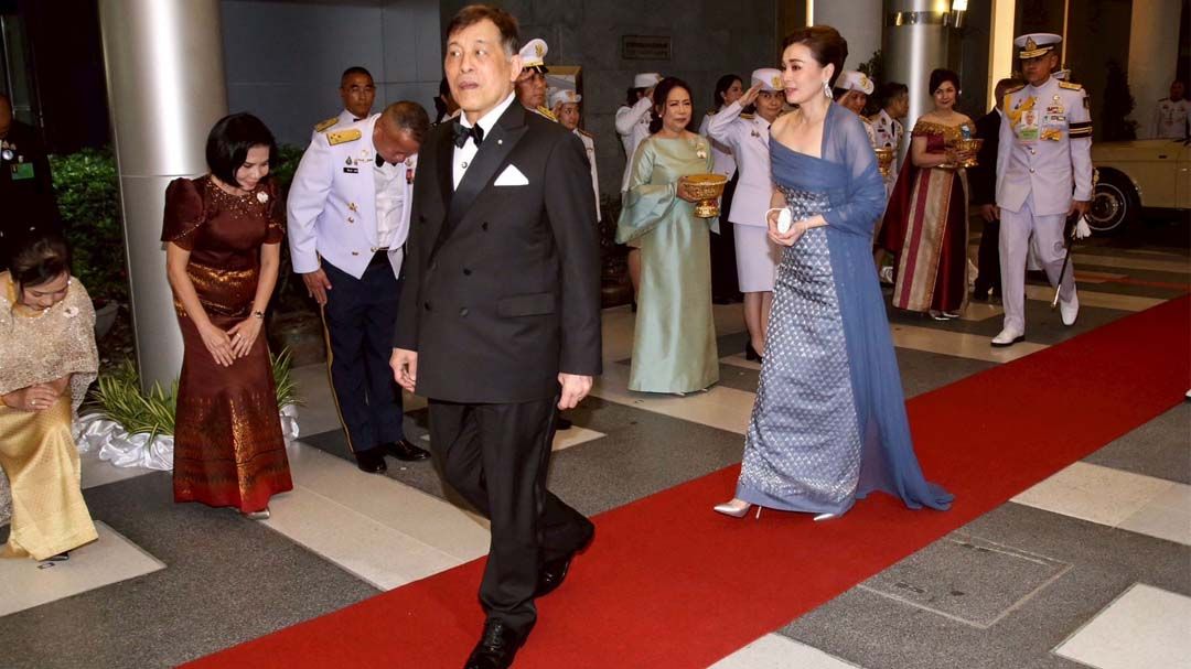 ‘ในหลวง-พระราชินี’ทอดพระเนตรคอนเสิร์ตทัพฟ้าคู่ไทยเพื่อ‘ชัยพัฒนา’ครั้งที่ 16