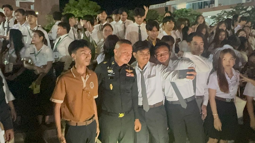 ม.มหาสารคาม จัดบายศรีฯ แม่ทัพภาค 2 ร่วมงานผูกแขนให้นิสิตใหม่