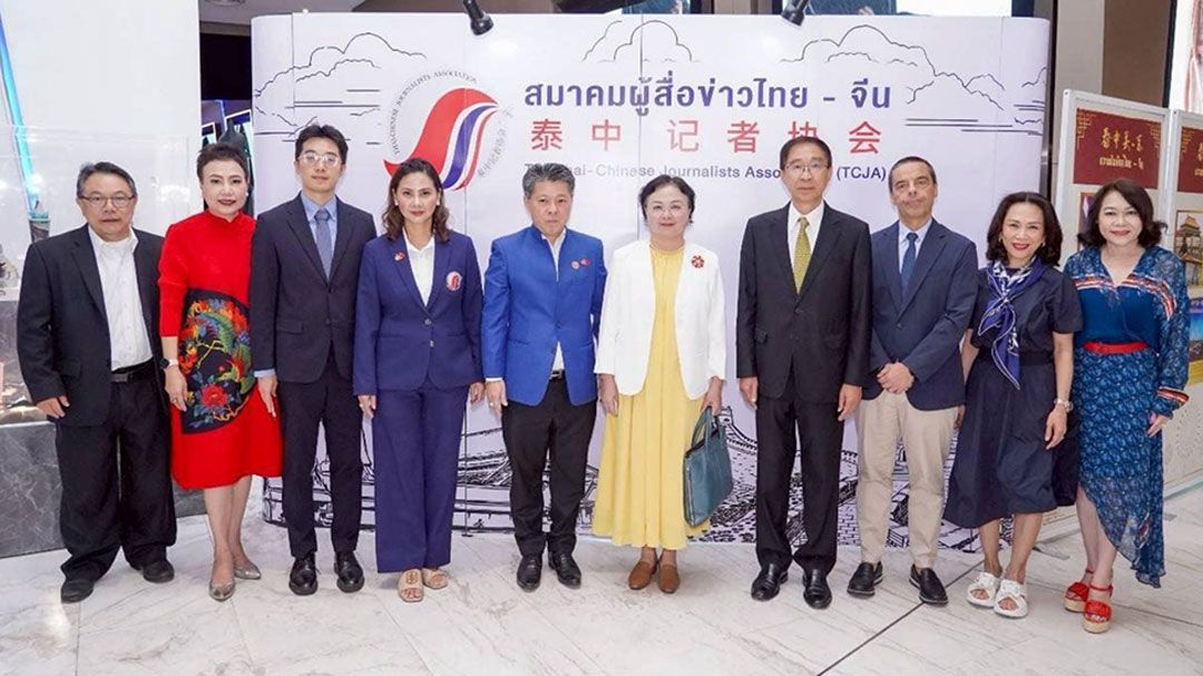 ‘สายใยรักสองแผ่นดิน’ภาพยนตร์ฉลอง 50 ปีมิตรภาพไทย-จีน ฉายรอบปฐมทัศน์ยิ่งใหญ่ เตรียมส่งมิตรภาพถึงจีน-สิงคโปร์