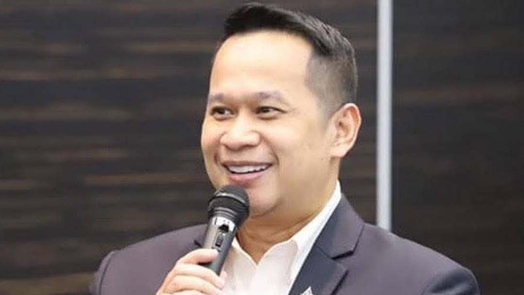 ‘อนุสรณ์’ถาม‘ส้ม-น้ำเงิน’ไหนบอกยืนหลังตรง แต่กลับ‘ลับ ลวง พราง’กันเอง