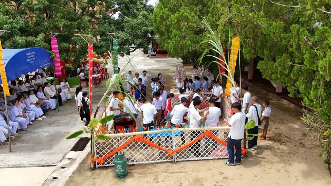 ทต.บ้านต๋อม ‘หล่อเทียนพรรษา’ ส่งเสริมพระพุทธศาสนา-วัฒนธรรมท้องถิ่น