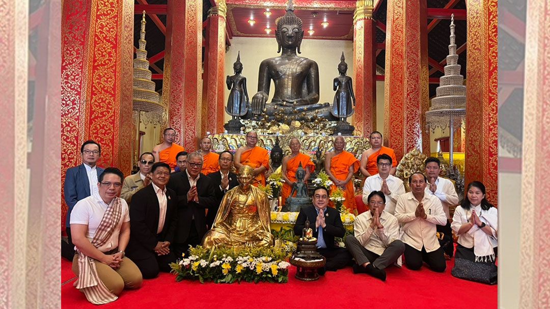 'อุปกิต'มอบพระพุทธรูปโบราณกว่า 300 ปีคืน สปป.ลาว พร้อม 'รูปหล่อครูบาเจ้าศรีวิชัย'