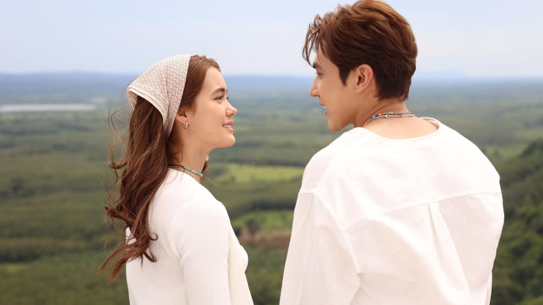 ‘สมิธ – เดนิส’ ชวนเบิ่งโค้งสุดท้ายดราม่าความรักของ ‘ผู้บ่าวสุดซ่าส์กะอีหล่าขาซิ่ง’
