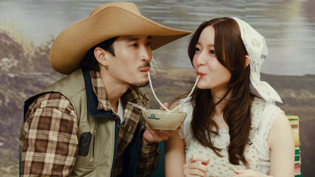 ‘INK WARUNTORN’ ปล่อยซิงเกิลใหม่ ได้ ‘เฟย - ภัทร’ ร่วมเล่น MV งานนี้ ผีไม่ผลักแต่โดนหมีผลักให้คลั่งรัก!