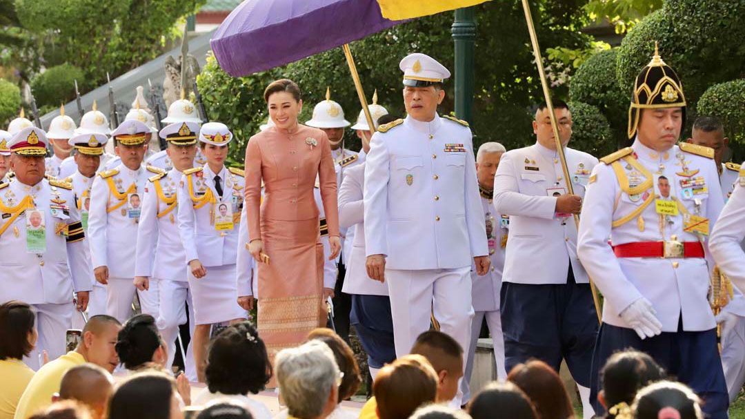 ‘ในหลวง-พระราชินี’เสด็จฯบำเพ็ญพระราชกุศล เนื่องในวันอาสาฬหบูชา