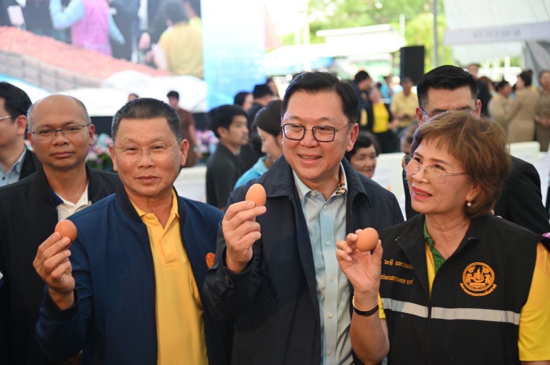 ‘จตุพร’ เดินหน้า “ไทยทำ ไทยใช้ ไทยช่วยไทย” จัดธงฟ้าราชบุรีลดสูงสุด 60%