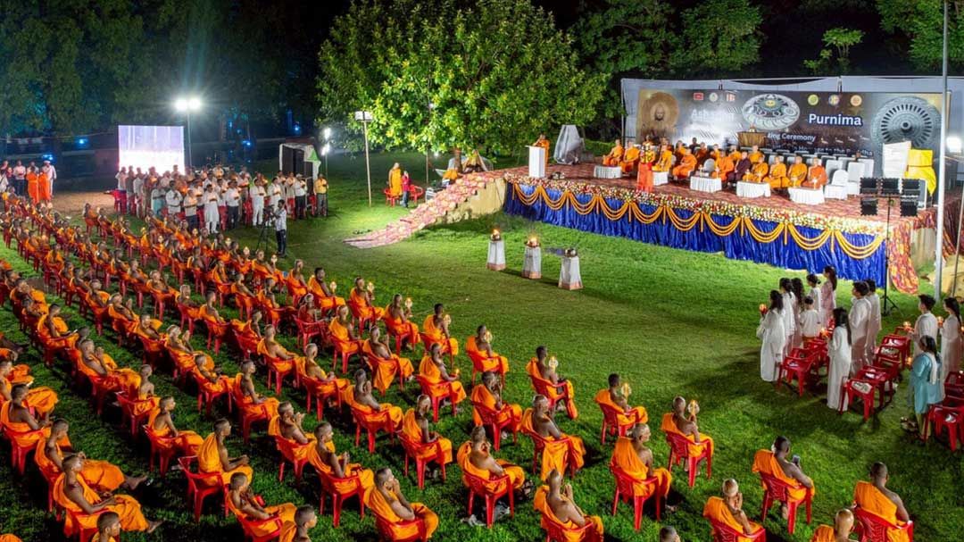 วัดพระธรรมกาย-จุดประกายศรัทธา 'บวชหมู่พุทธภูมิ' เดินธรรมยาตราสู่สารนาถ