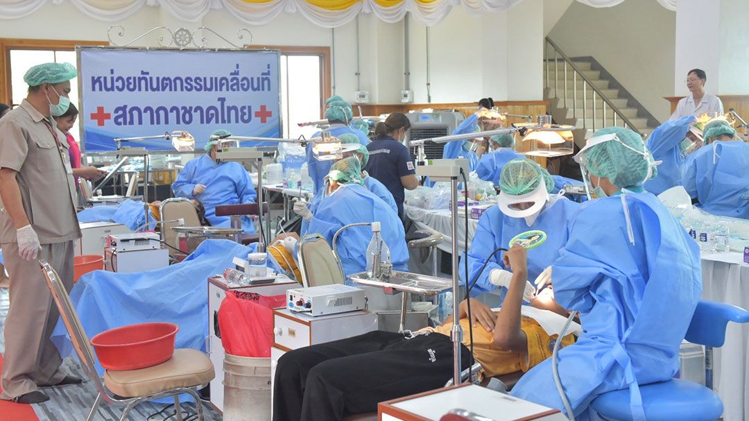 ฉะเชิงเทรา เปิดทันตกรรมเคลื่อนที่กาชาดไทย