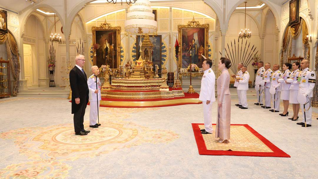 ‘ในหลวง-พระราชินี’พระราชทานพระบรมราชวโรกาสให้ เอกอัครราชทูตต่างประเทศประจำประเทศไทย เฝ้าฯ