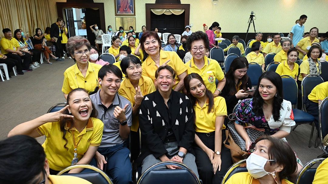 'ทราย สก๊อต'ร่วมพูดคุยสร้างแรงบันดาลใจอนุรักษ์สิ่งแวดล้อม กับบุคลากรรพ.เจริญกรุงประชารักษ์