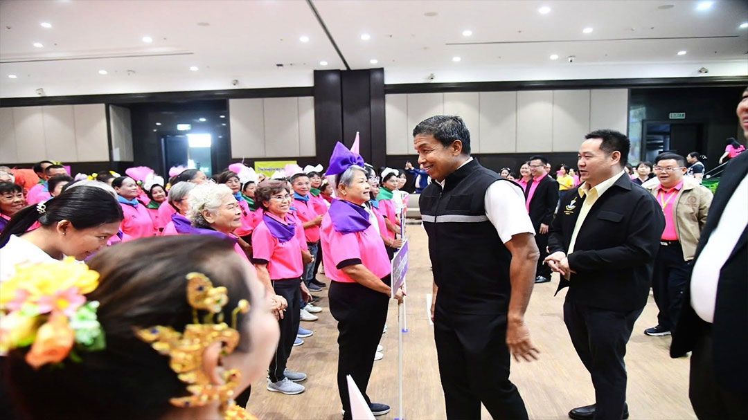 ‘ชัชชาติ’เปิดสนามแข่งกีฬาเครือข่ายผู้สูงอายุคึกคัก