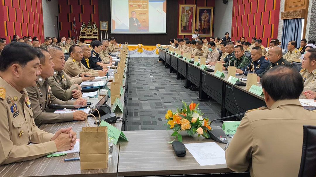 ผู้ว่า-ผู้การ ตร.ประจวบฯ ขานรับนโยบาย  กวาดล้างยาเสพติด ของ รมต.มหาดไทย
