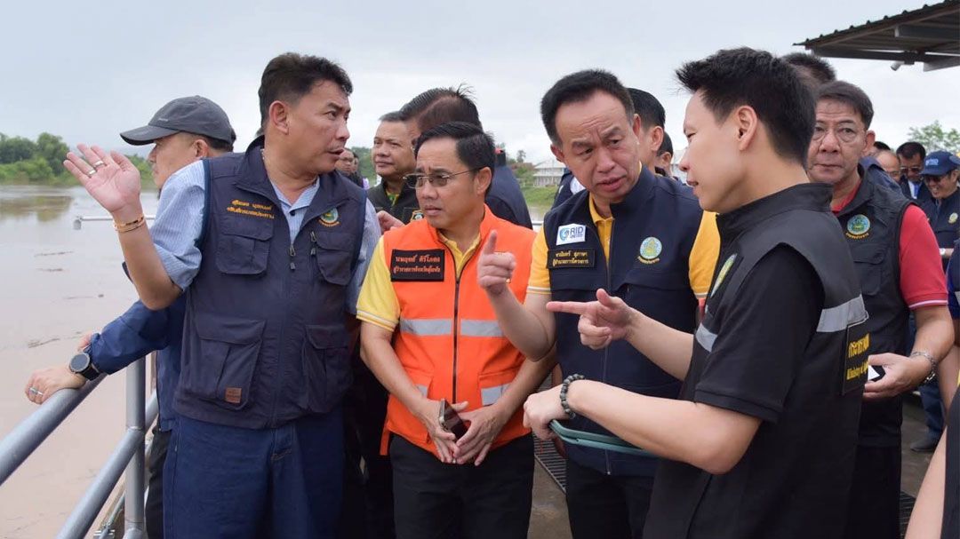 รมว.เกษตรฯ ลงพื้นที่สุโขทัย สั่งชลประทานเร่งคุมน้ำยม