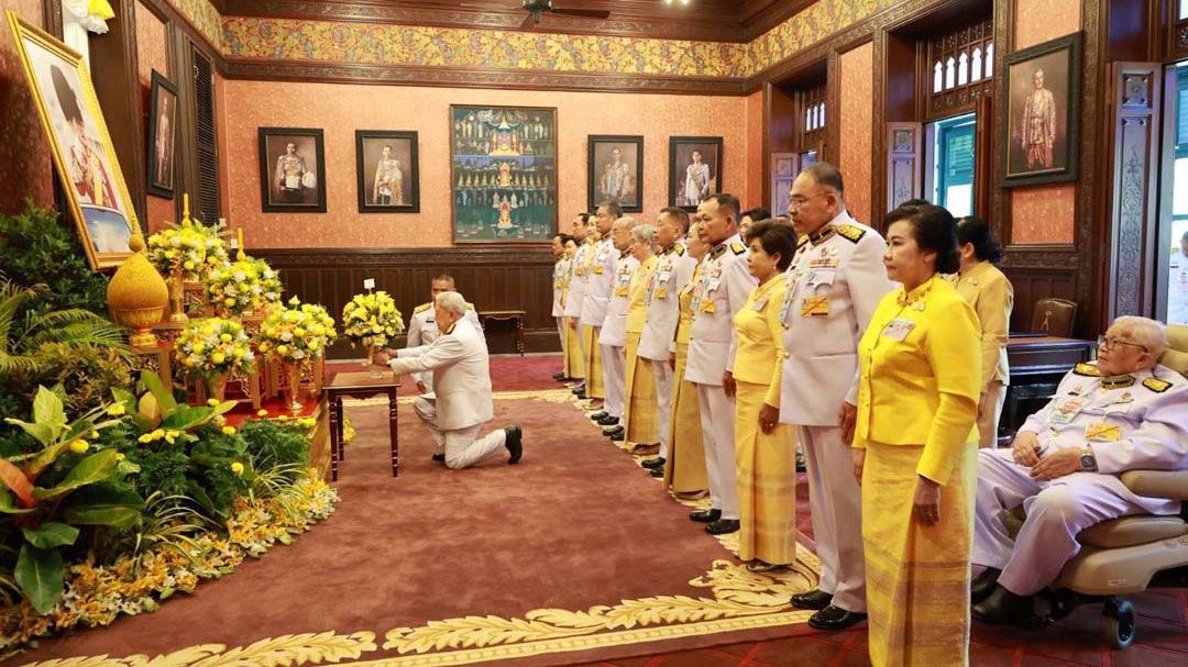 พสกนิกรทุกหมู่เหล่า ร่วมลงนามถวายพระพร'ในหลวง' เนื่องในโอกาสวันเฉลิมพระชนมพรรษา