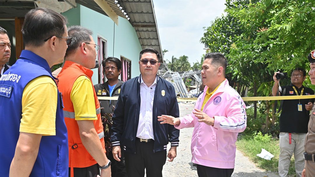 'วราวุธ-สรชัด'เยี่ยมครอบครัวเหยื่อพลุระเบิดสุพรรณบุรี ขอผวจ. กวดขันปมเกิดเหตุซ้ำ