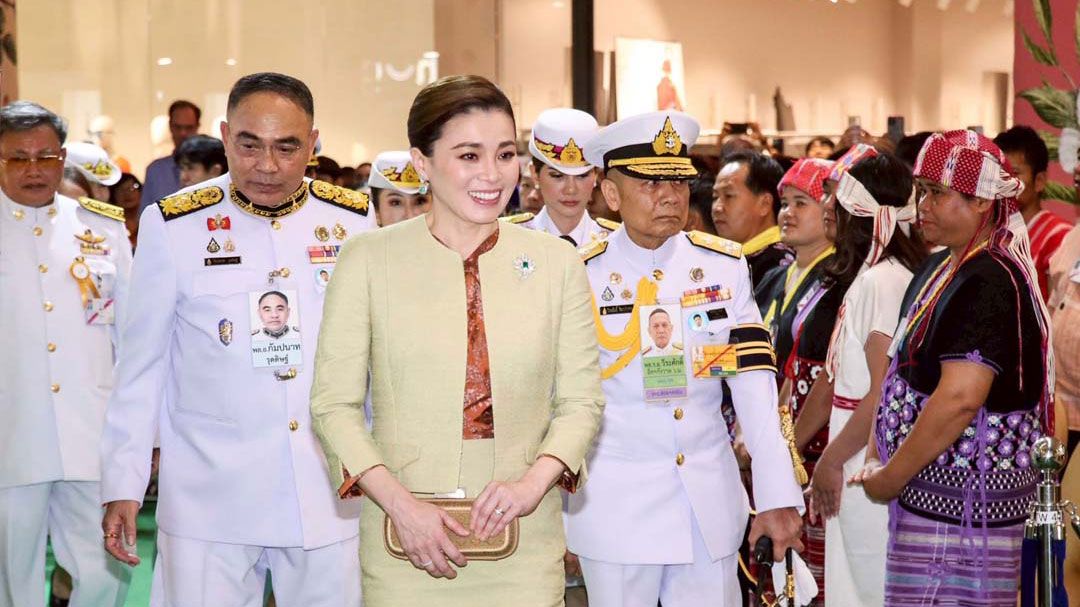 'พระราชินี'เสด็จฯทรงเปิดงาน'โครงการหลวง56' ทรงมีพระราชดำริให้ใช้วิธีรีดไข่ปลาคาเวียร์