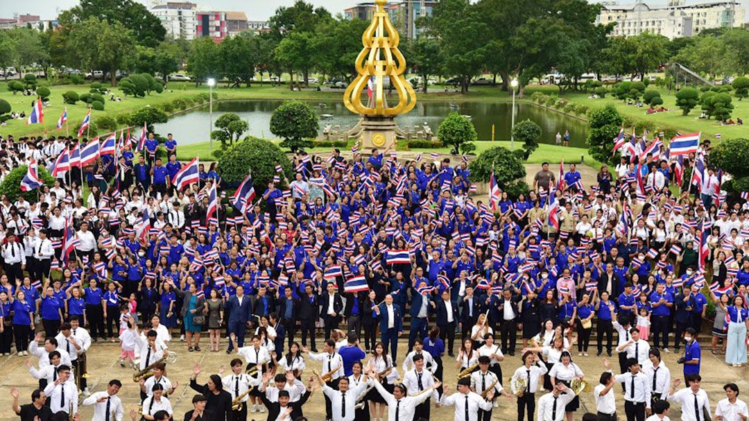มทร.ธัญบุรี ส่งใจถึงทหารผู้กล้า แสดงพลังรักชาติอย่างสร้างสรรค์