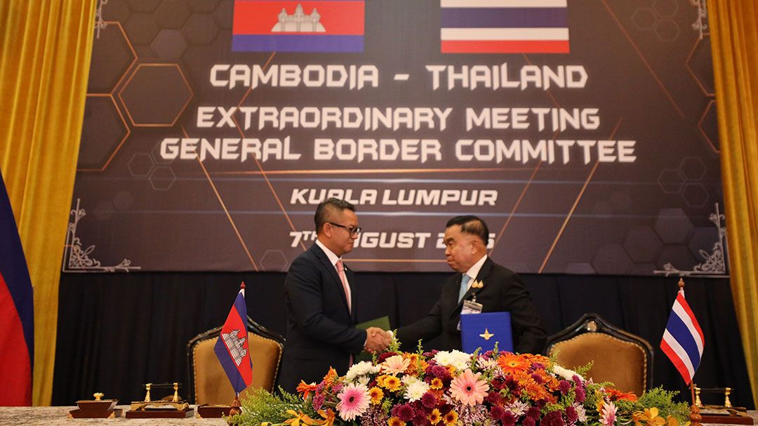 เขมรยังตั้งแง่‘กู้ระเบิด-ปราบแก๊งคอลฯ’  ‘จีบีซี’ไฟเขียว13ข้อ  ห้ามเคลื่อนย้ายเสริมกำลัง