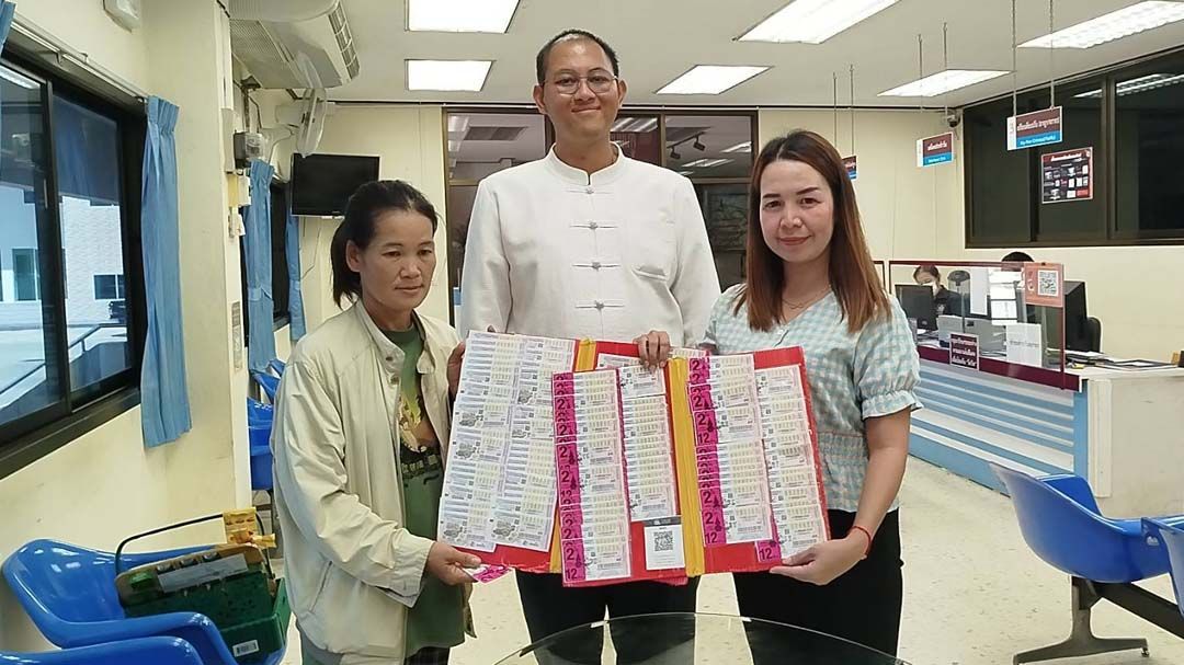 ‘หญิงเมืองปาน’น้ำใจงาม เก็บลอตเตอรี่กว่า 200 ใบ คืนเจ้าของ