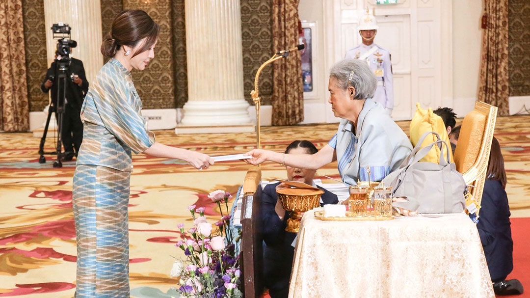 ' มาริษา เจียรวนนท์ ' เข้ารับพระราชทานรางวัลแม่ดีเด่นแห่งชาติ 2568