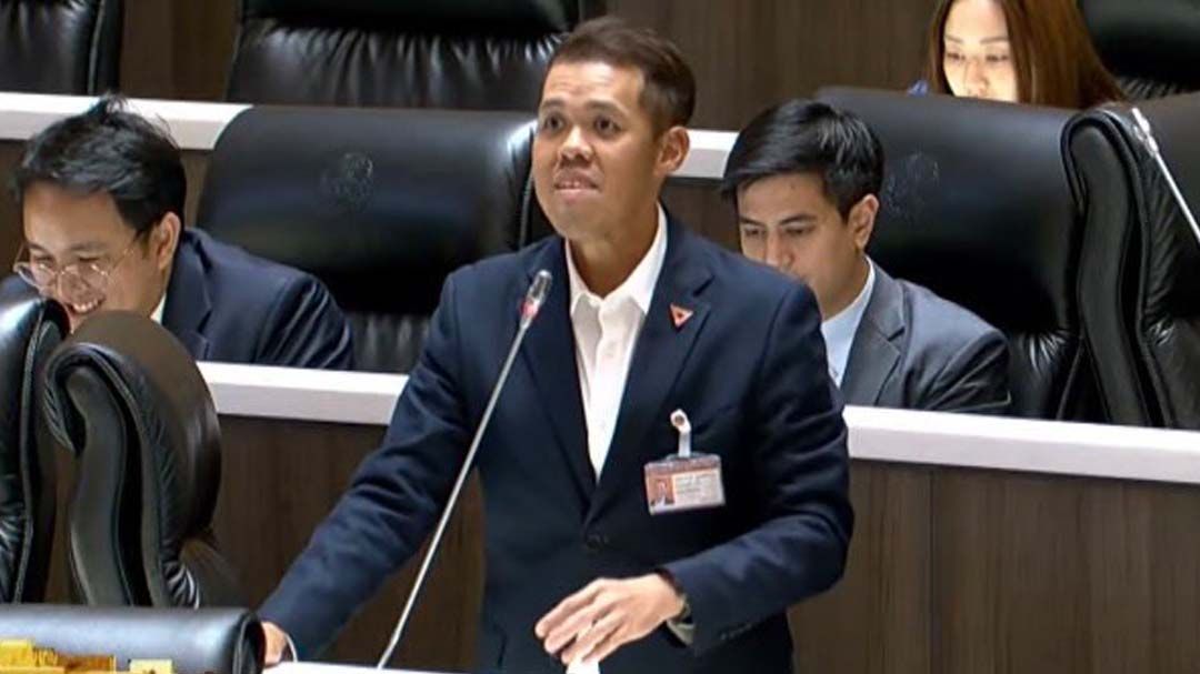‘ประธานวิปฝ่ายค้าน’ลุกเตือนรัฐบาลดูแลองค์ประชุมดีๆ เหน็บเคยโว‘ไม่ต้องยืมจมูกฝ่ายค้านหายใจ’
