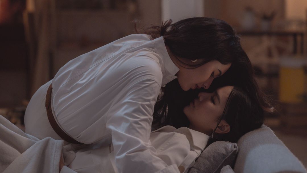 ลมเปลี่ยนทิศ ‘ลอฟต์’ พยายามจีบ ‘เพียว’ ด้วยการไปลงสมัครเรียนปั้นเซรามิกที่สตูดิโอของเพียว