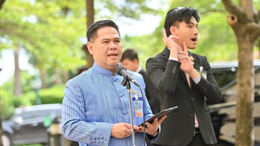 'วราวุธ'เผย'เพื่อไทย'ยังไม่ส่งสัญญาณถึงพรรคร่วมรัฐบาล คาดรอฟังศาลรธน. 29 สค.