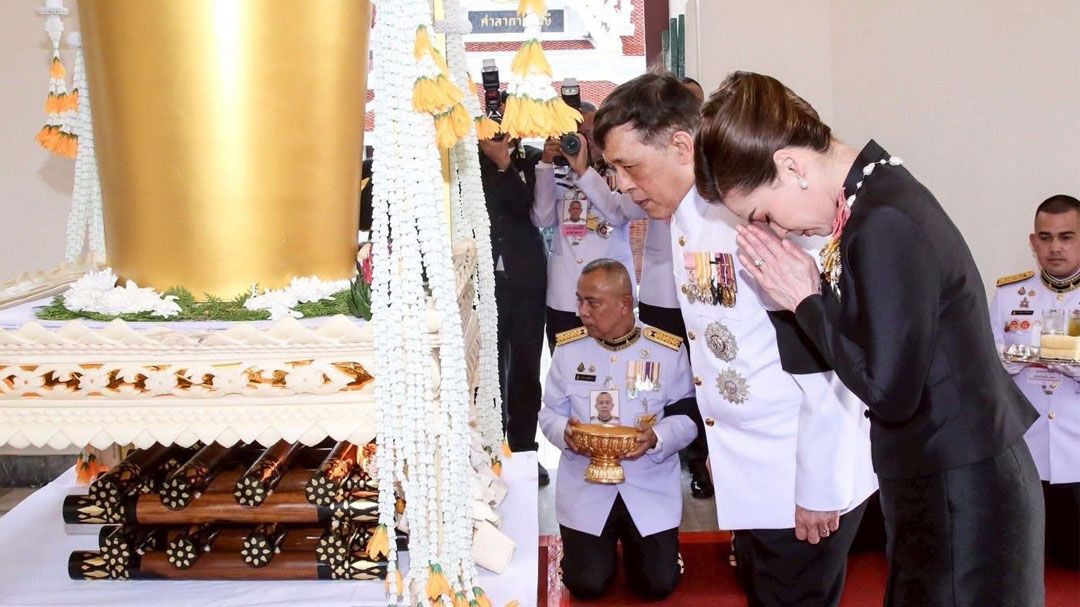 'ในหลวง-พระราชินี' พระราชทานเพลิงศพ ‘ธานินทร์ กรัยวิเชียร’ อดีตนายกฯ-องคมนตรี