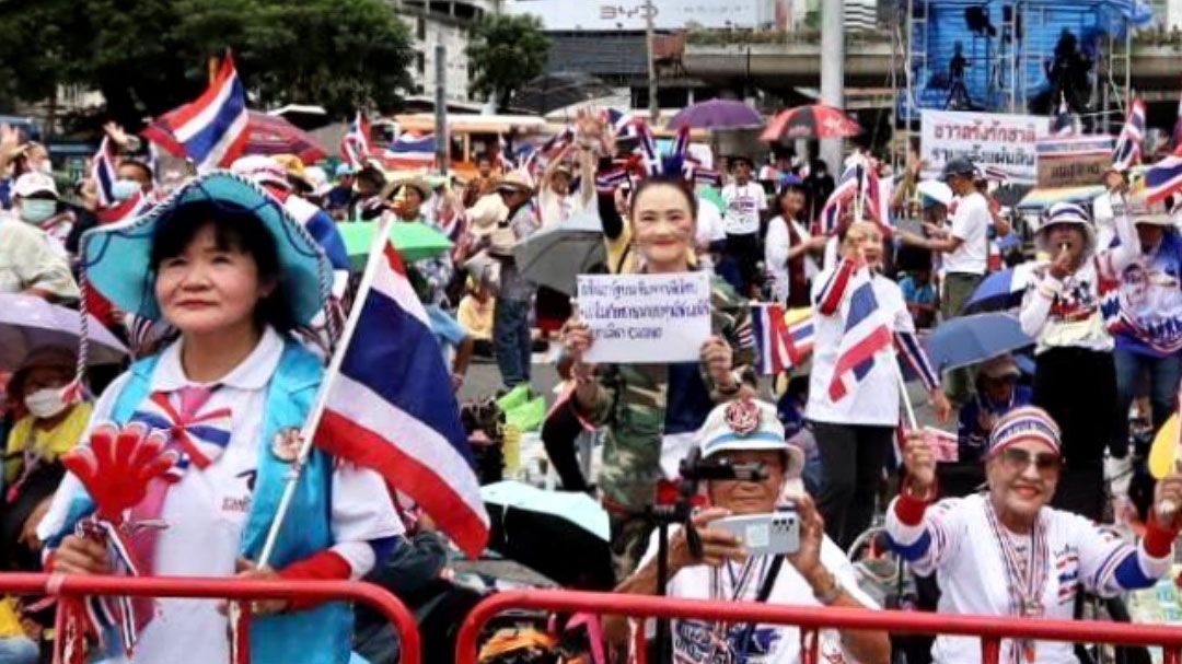 สกัดสืบทอดระบอบทักษิณ  ‘ม็อบ’ชูธงต้าน  ประกาศขวางพท.ตั้งรัฐบาล