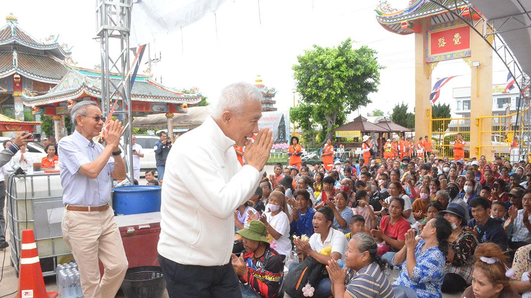 โคราช แจกทานทิ้งกระจาดกว่า 4,000คน “สุวัจน์” มอบอุปโภคบริโภคสร้างกําลังใจ