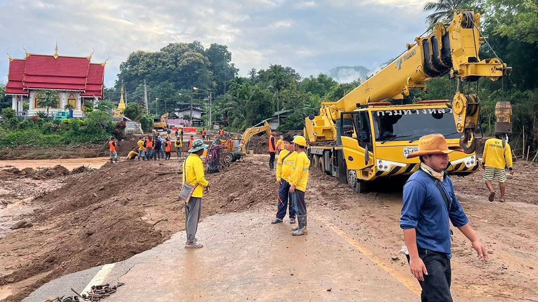 ศูนย์สร้างและบูรณะสะพานที่ 1 (พิจิตร) วางสะพานเหล็กบ้านห้วยโป่ง เสร็จแล้ว
