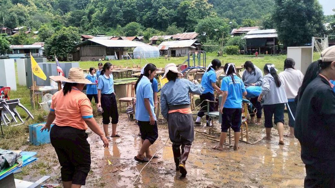 'นฤมล'สั่งเร่งฟื้นฟู'รร.บ้านน้ำเพียงดิน' หลังเจอพายุคาจิกิถล่ม-น้ำท่วมหนัก