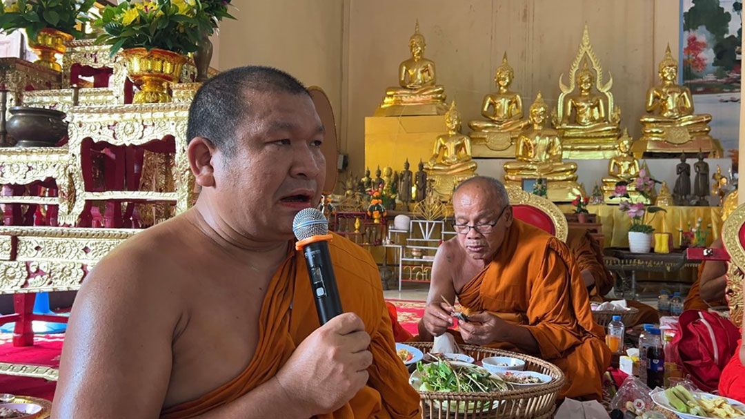 ศรัทธาล้นหลาม! ชาวอีสานนับพันร่วมงานบุญสังฆทานที่ศรีสะเกษ สืบสานประเพณีทำบุญร่วมกัน
